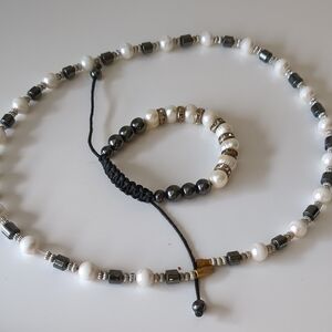 Elegant Beaded Necklace and Bracelet Set